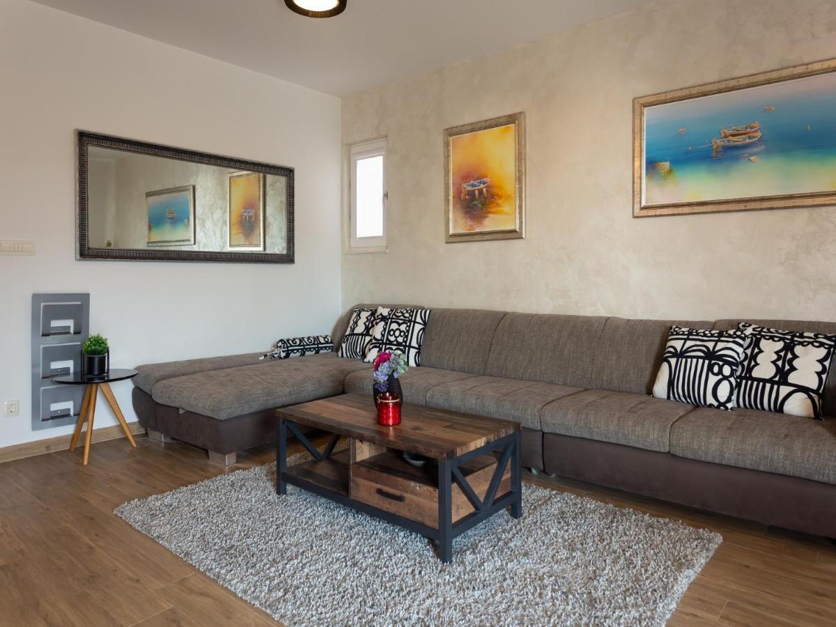 Apartments Aqua 特罗吉尔 外观 照片